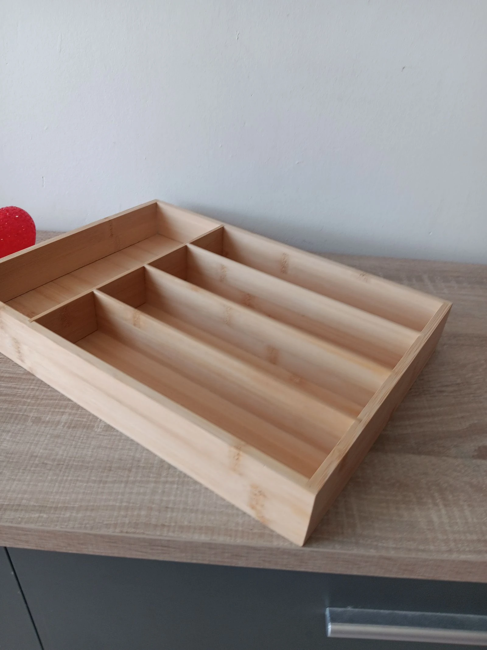 Organizador nuevo para cubiertos, de madera medidas: 35.5cmx 25.5x 5 cm